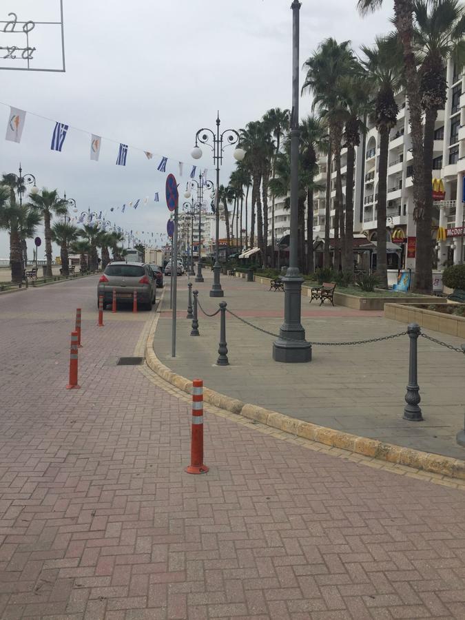 Nautilus Tourist Apartments Ларнака Екстериор снимка